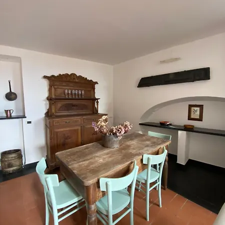 'la Casa Della Ninni' Tatil Evi Montale (Liguria)