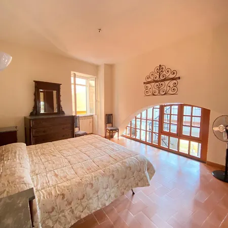 'la Casa Della Ninni' * Montale (Liguria)
